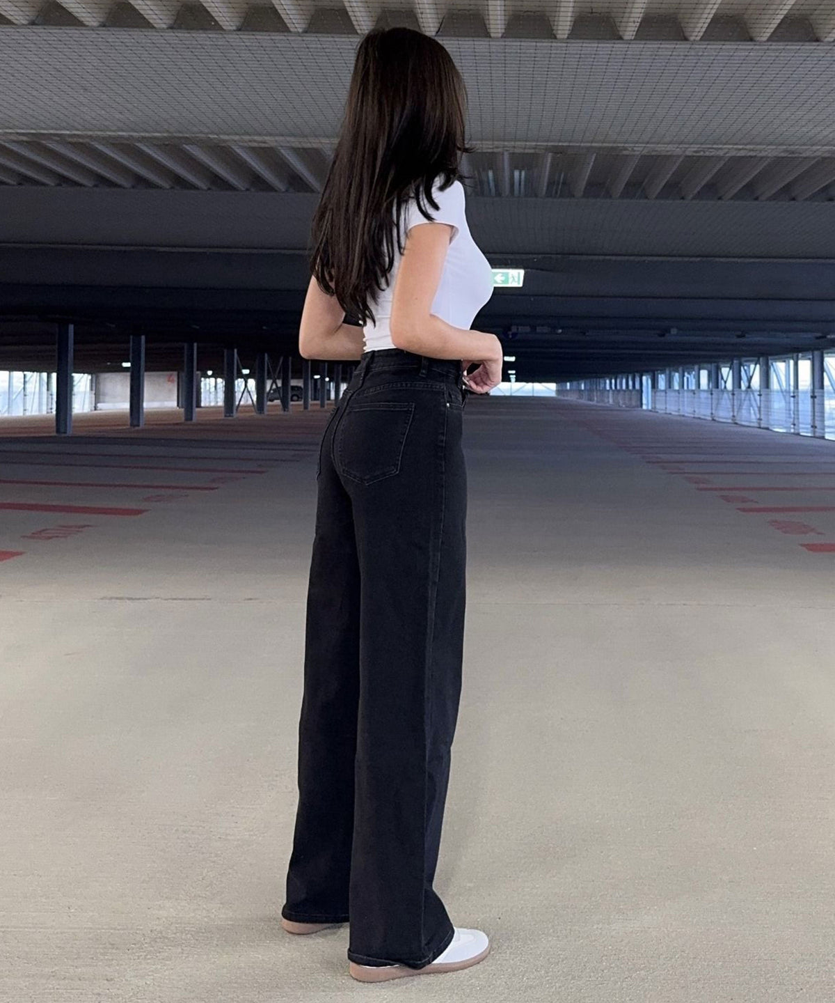Jeans Galia in Schwarz - Straight-Leg in Denim-Optik, Farbe: Schwarz, Ansicht 6