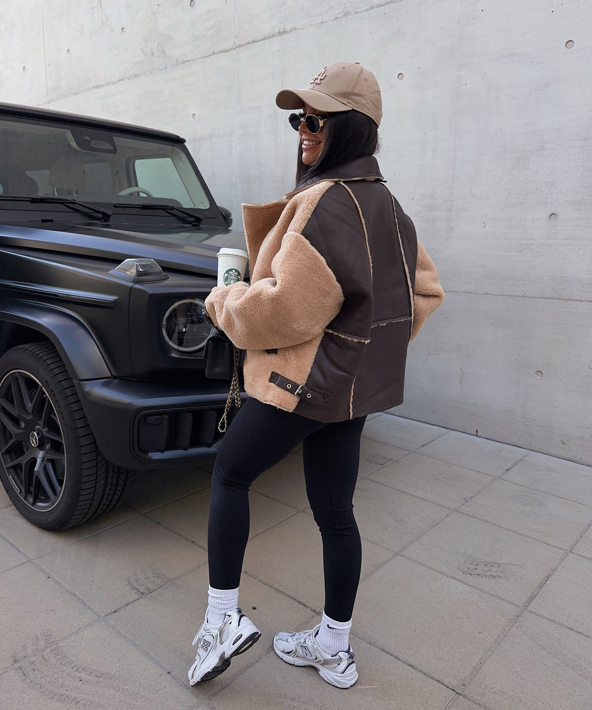 Jacke Ella in Camel - kurz, mit Reißverschluss und Pattentaschen, Farbe: Camel, Ansicht 16