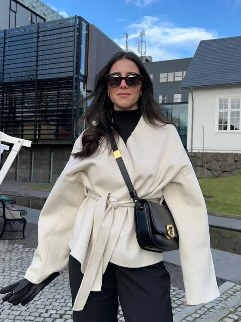 Cardigan mit Bindegürtel und V-Ausschnitt, Farbe: Creme, Ansicht 3