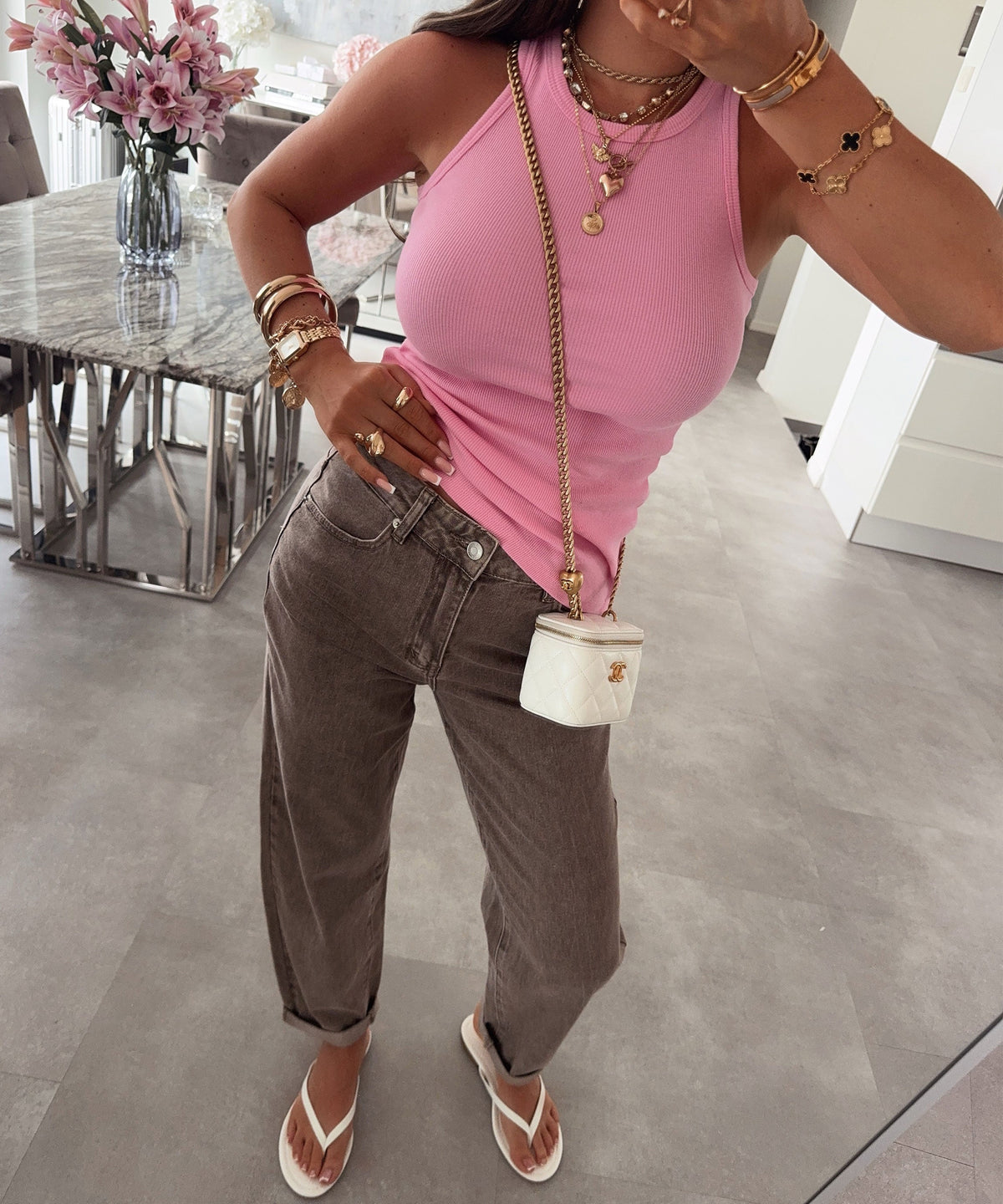 Jeans Leava in Taupe - Mom-Schnitt in Denim-Optik, Farbe: Taupe, Ansicht 7