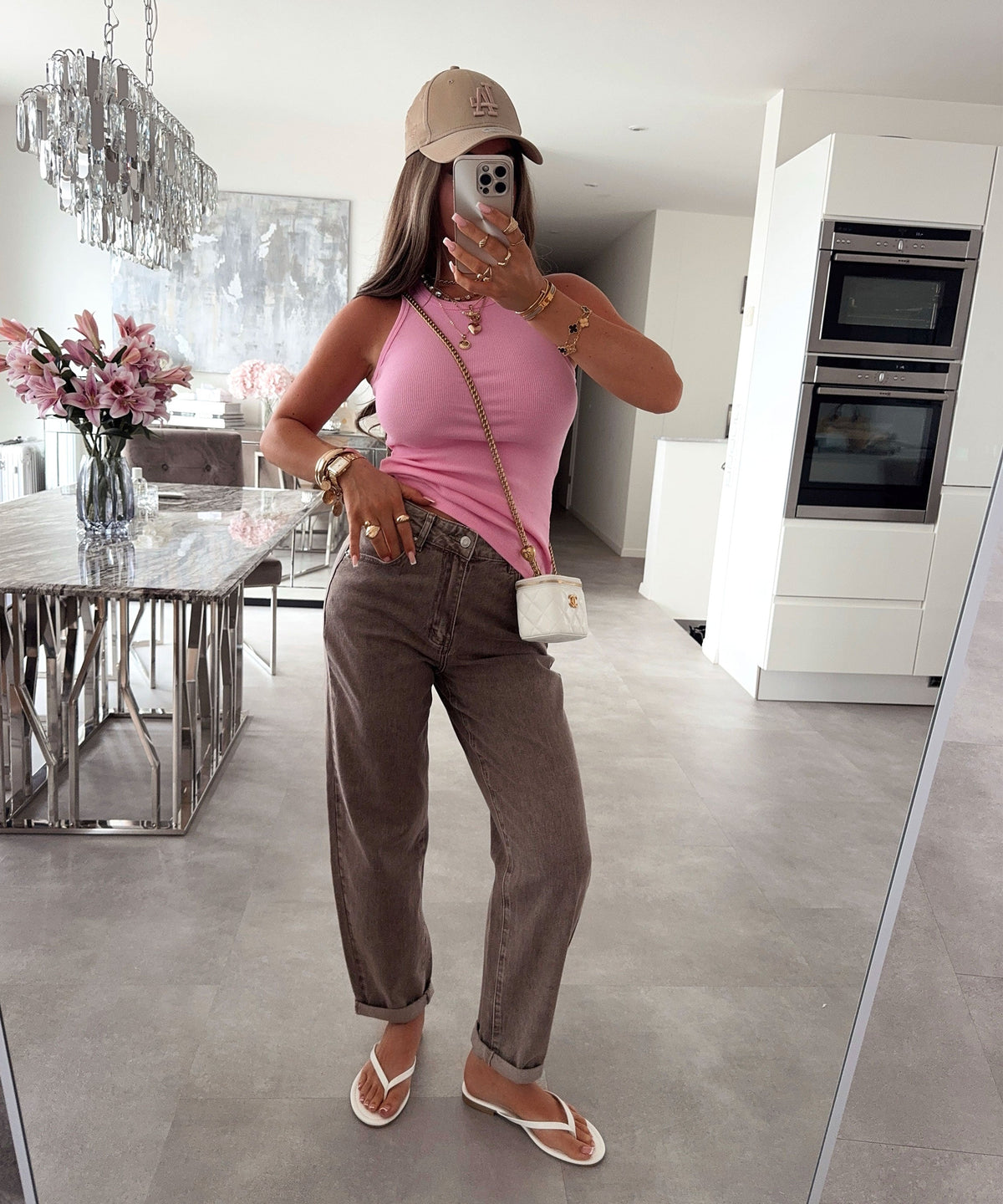 Jeans Leava in Taupe - Mom-Schnitt in Denim-Optik, Farbe: Taupe, Ansicht 2